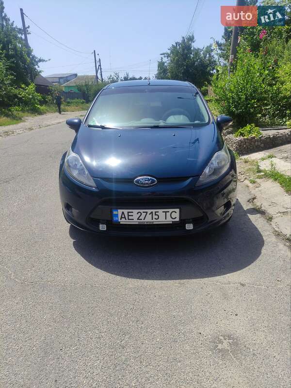 Хэтчбек Ford Fiesta 2010 в Каменском
