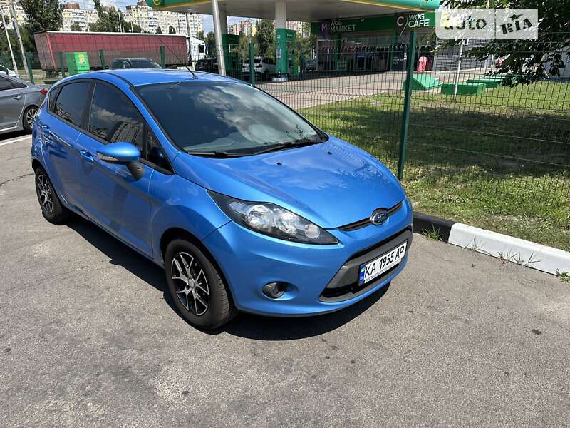 Хэтчбек Ford Fiesta 2010 в Киеве