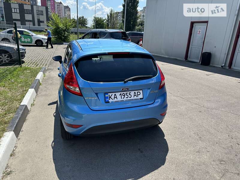 Хэтчбек Ford Fiesta 2010 в Киеве