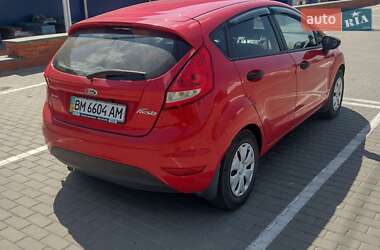 Хетчбек Ford Fiesta 2010 в Ромнах