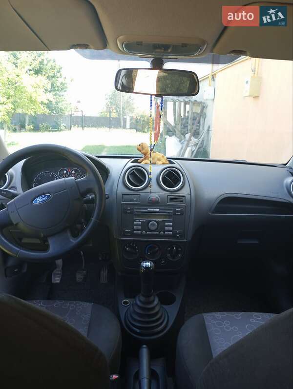Хэтчбек Ford Fiesta 2006 в Ивано-Франковске