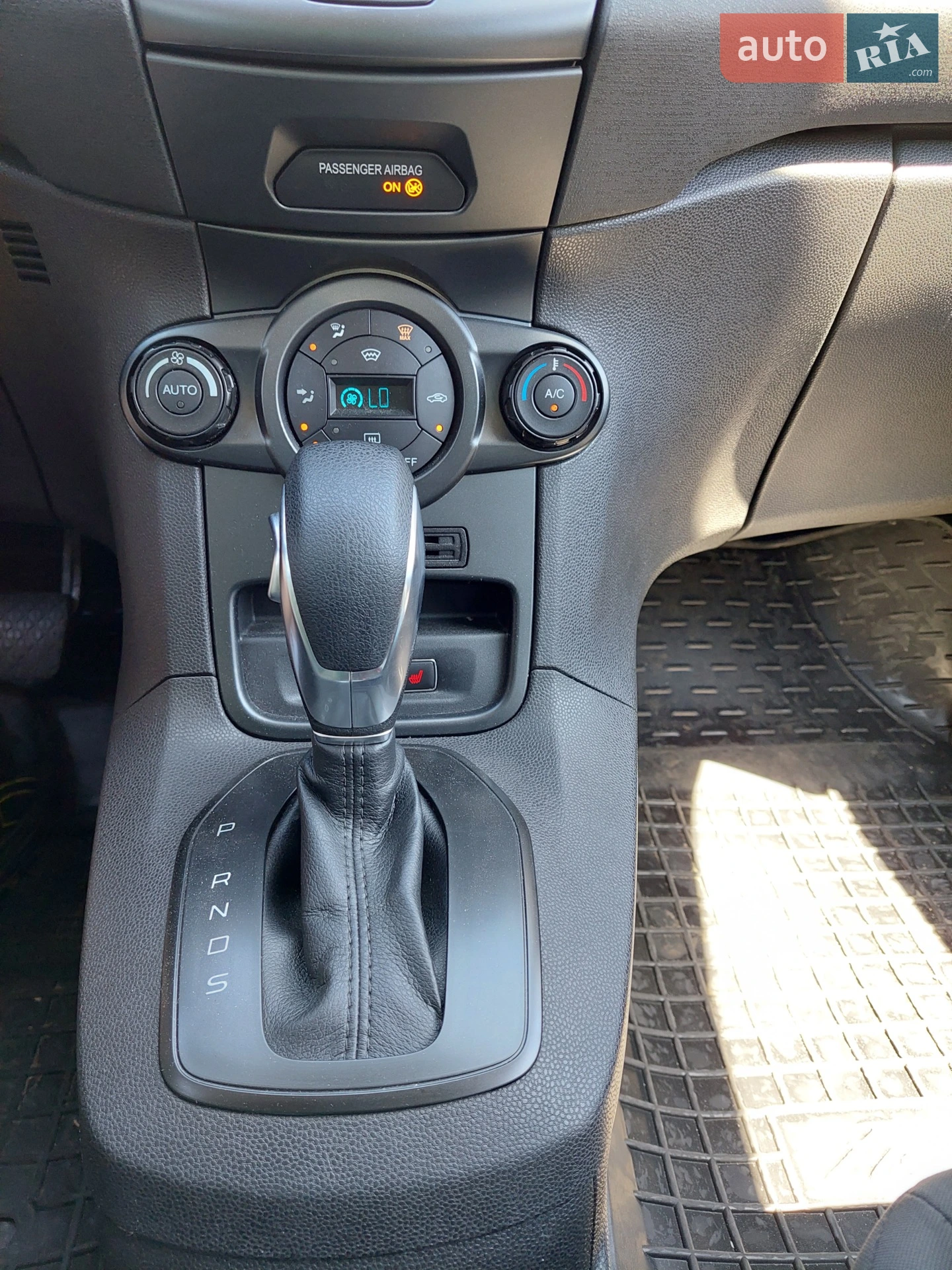 2016 Ford Fiesta - мініатюра 11