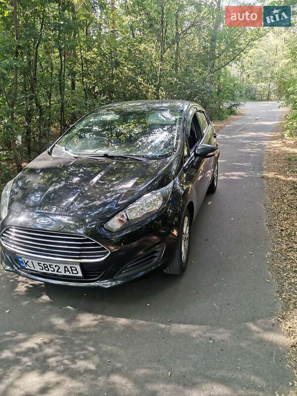 Хэтчбек Ford Fiesta 2016 в Киеве