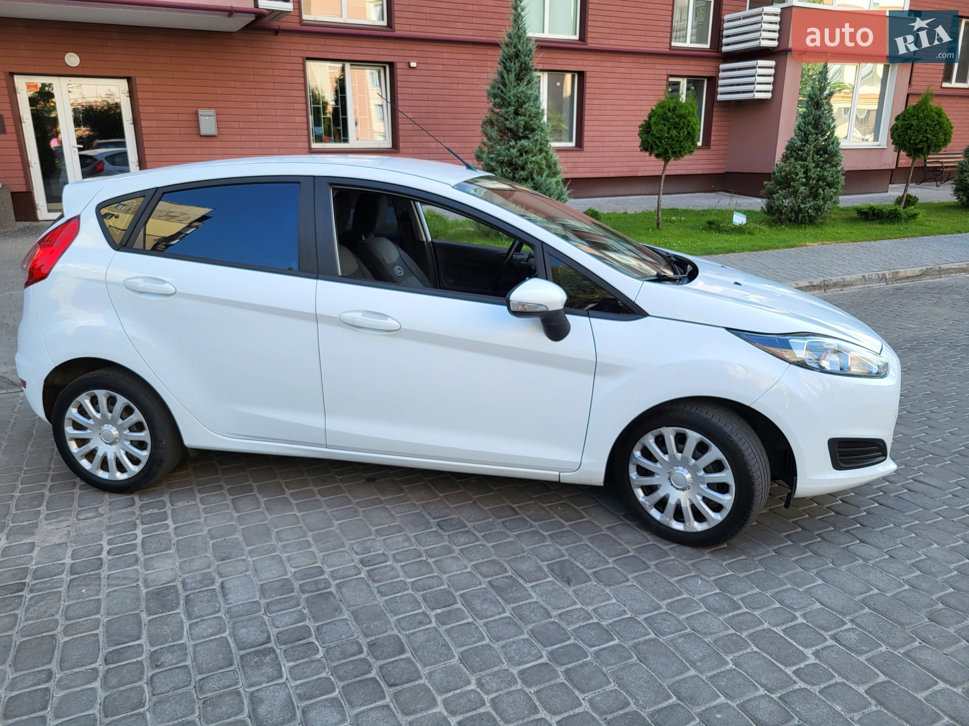 2016 Ford Fiesta - мініатюра 8