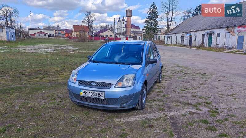 Хэтчбек Ford Fiesta 2007 в 