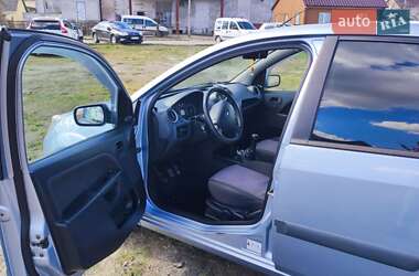 Хэтчбек Ford Fiesta 2007 в 
