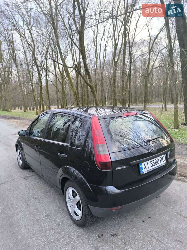 Хетчбек Ford Fiesta 2005 в Яготині