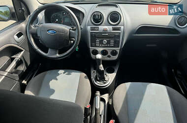 Хэтчбек Ford Fiesta 2007 в 