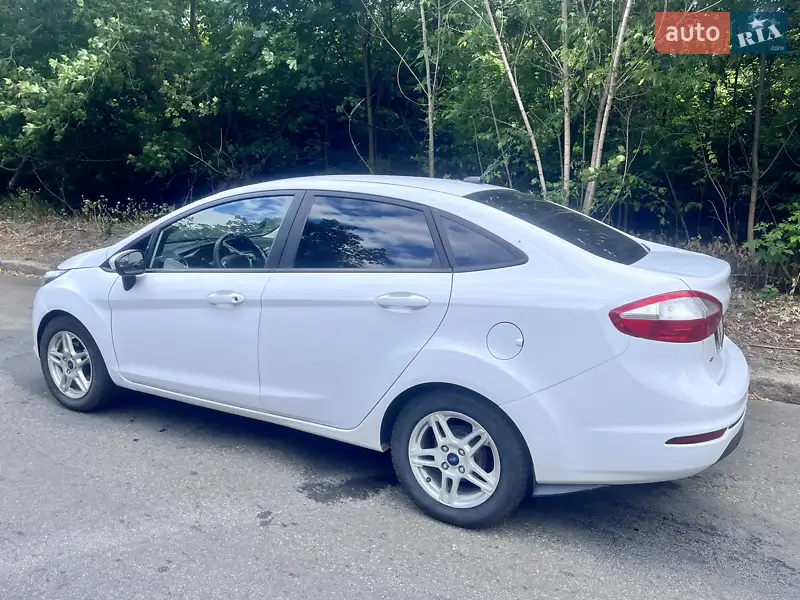 Седан Ford Fiesta 2018 в 