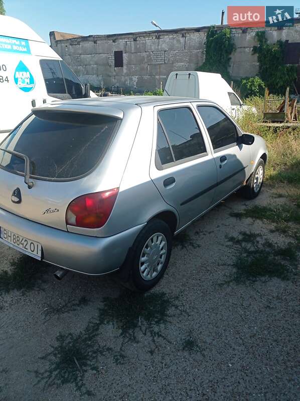 Хэтчбек Ford Fiesta 1999 в Одессе фото 3 Хэтчбек Ford Fiesta 1999 в Одессе