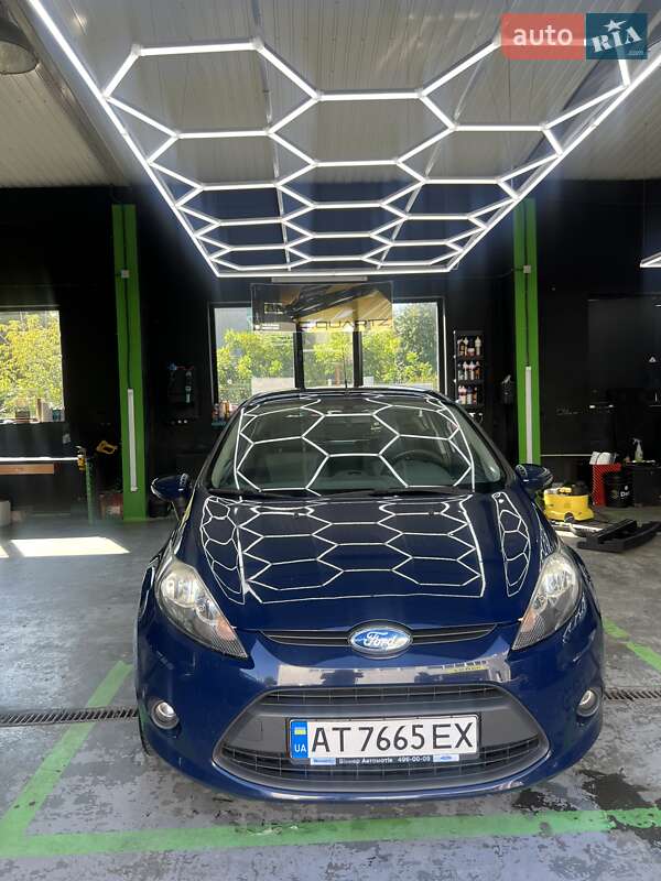 Хэтчбек Ford Fiesta 2008 в Ивано-Франковске