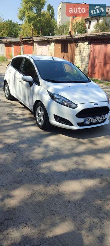 Хетчбек Ford Fiesta 2016 в Черкасах