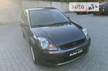 Хэтчбек Ford Fiesta 2007 в Знаменке