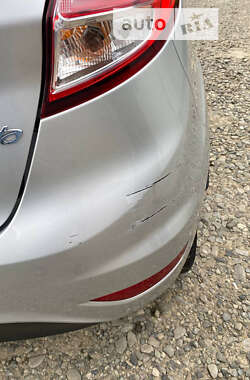 Хэтчбек Ford Fiesta 2013 в 