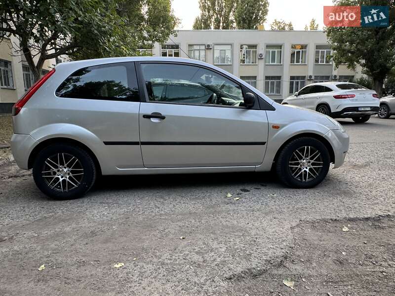 Хетчбек Ford Fiesta 2003 в Одесі фото 5 Хетчбек Ford Fiesta 2003 в Одесі