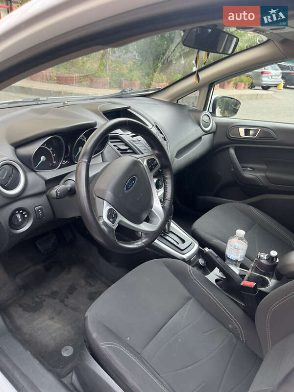 Седан Ford Fiesta 2013 в Вишневом