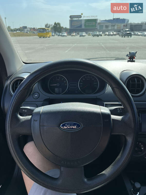 Хэтчбек Ford Fiesta 2005 в Киеве