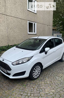 Хетчбек Ford Fiesta 2015 в Дніпрі