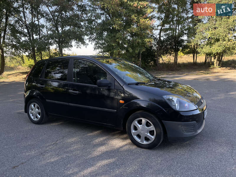 Хэтчбек Ford Fiesta 2007 в Лубнах