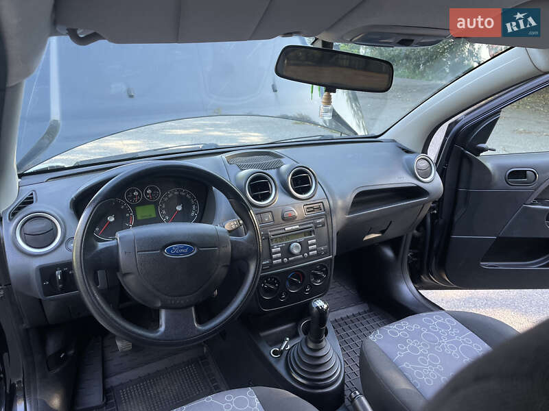 Хэтчбек Ford Fiesta 2007 в Лубнах