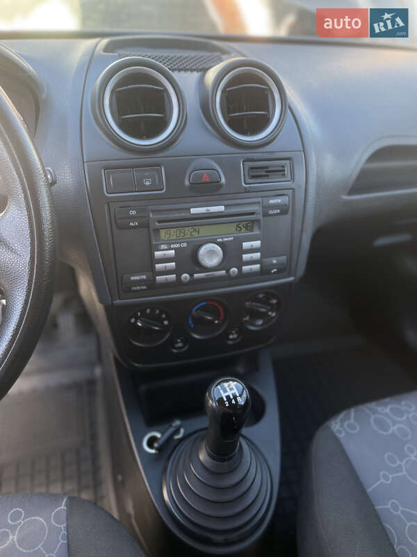 Хэтчбек Ford Fiesta 2007 в Лубнах