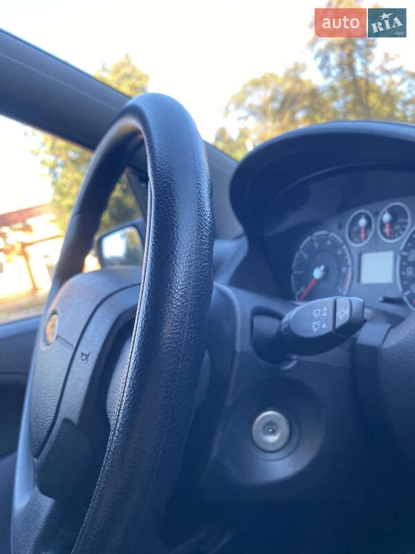 Хэтчбек Ford Fiesta 2007 в Лубнах