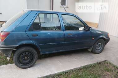 Хэтчбек Ford Fiesta 1990 в 