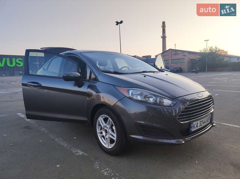 Седан Ford Fiesta 2018 в Киеве
