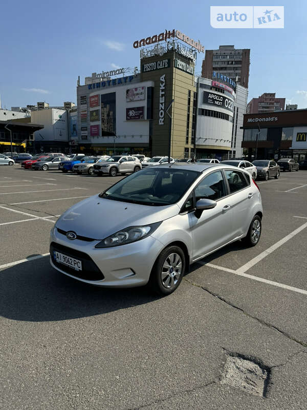 Хетчбек Ford Fiesta 2011 в Києві