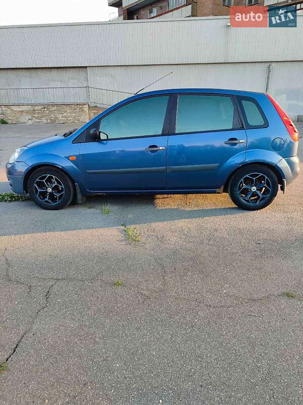 Хэтчбек Ford Fiesta 2006 в Харькове