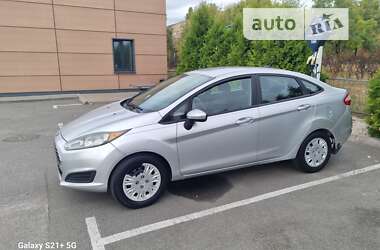 Седан Ford Fiesta 2015 в Киеве