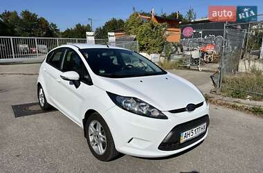 Хэтчбек Ford Fiesta 2012 в 