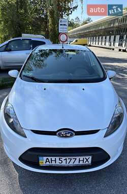 Хэтчбек Ford Fiesta 2012 в 