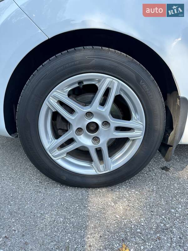 Хэтчбек Ford Fiesta 2012 в Киеве