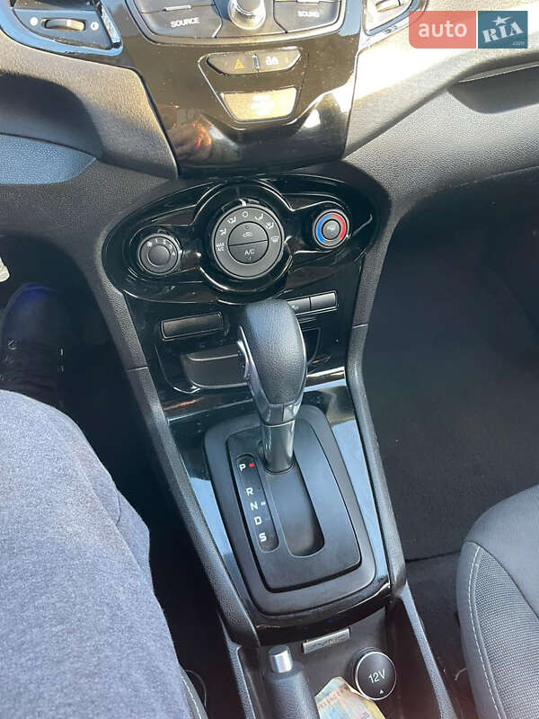 Хэтчбек Ford Fiesta 2019 в Ромнах