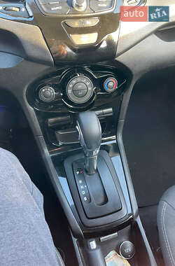 Хэтчбек Ford Fiesta 2019 в 