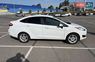 Седан Ford Fiesta 2017 в 