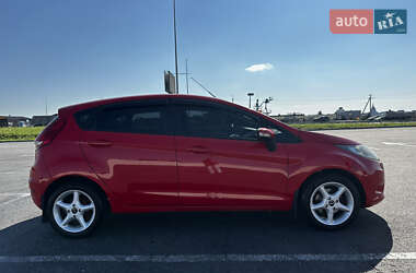 Хэтчбек Ford Fiesta 2012 в 