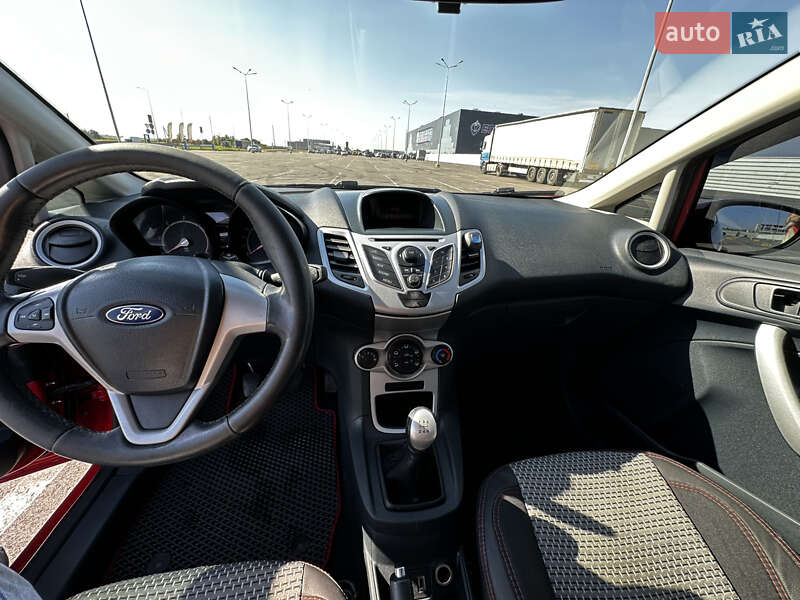 Хэтчбек Ford Fiesta 2012 в Львове фото 23 Хэтчбек Ford Fiesta 2012 в Львове