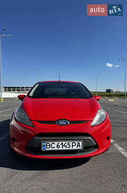 Хэтчбек Ford Fiesta 2012 в 