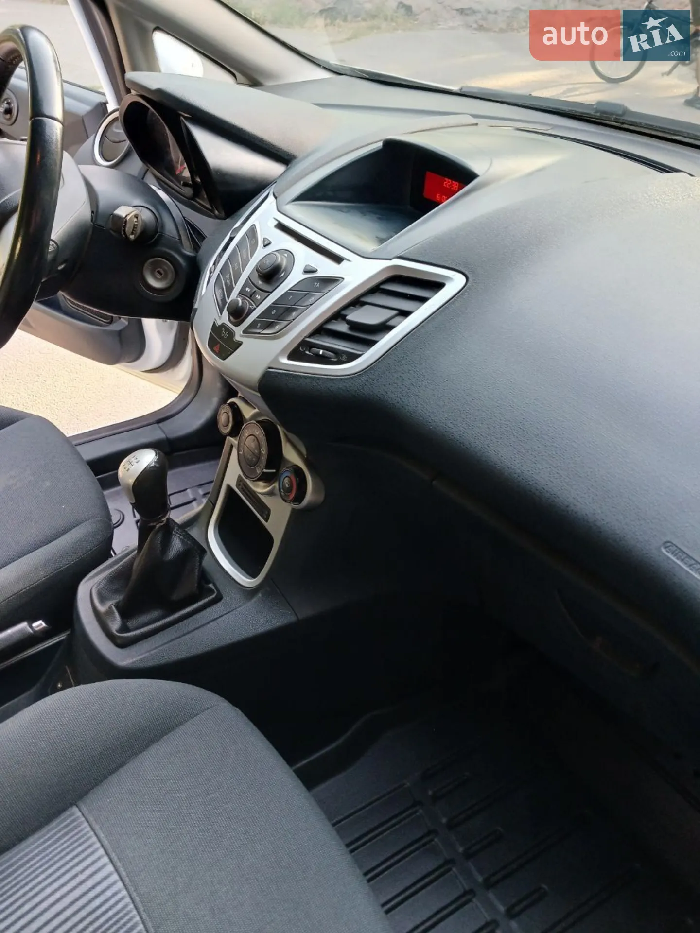 2012 Ford Fiesta - мініатюра 11