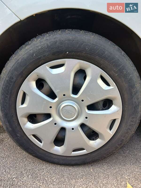 Хэтчбек Ford Fiesta 2012 в Днепре