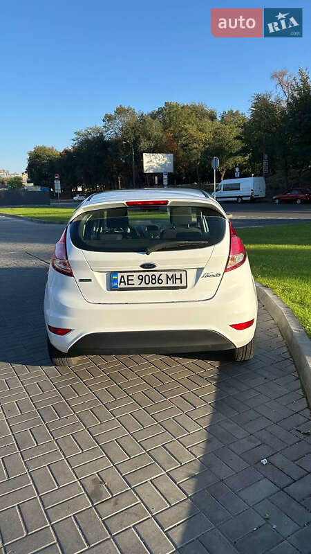 Хэтчбек Ford Fiesta 2016 в Днепре