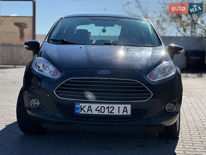 Седан Ford Fiesta 2016 в Киеве