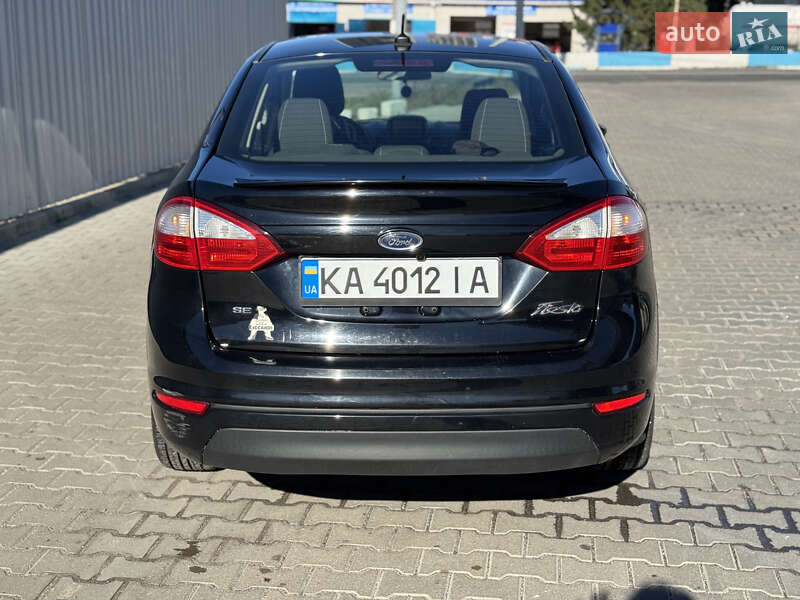 Седан Ford Fiesta 2016 в Киеве