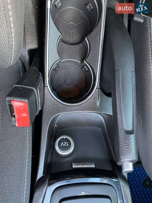 Хетчбек Ford Fiesta 2015 в Любомлі