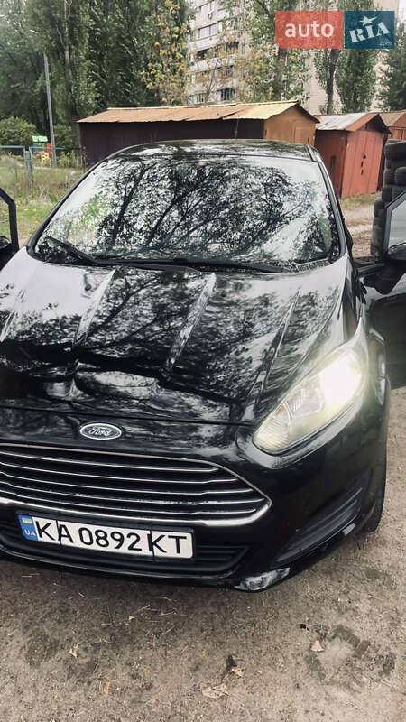 Седан Ford Fiesta 2017 в Киеве