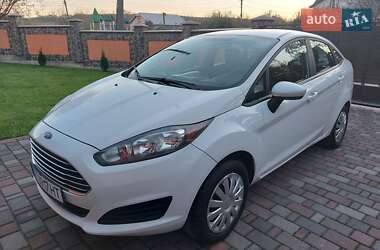 Седан Ford Fiesta 2015 в Івано-Франківську