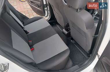Седан Ford Fiesta 2015 в 