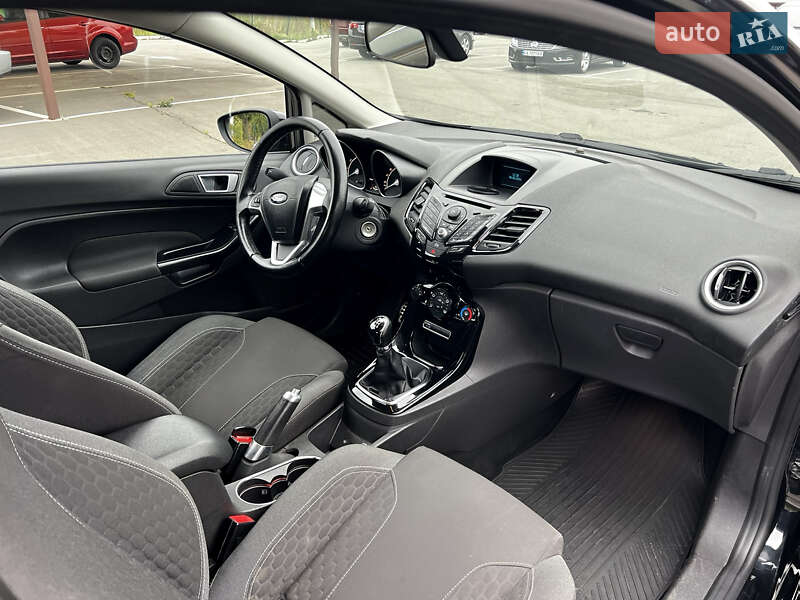 Хэтчбек Ford Fiesta 2013 в Киеве